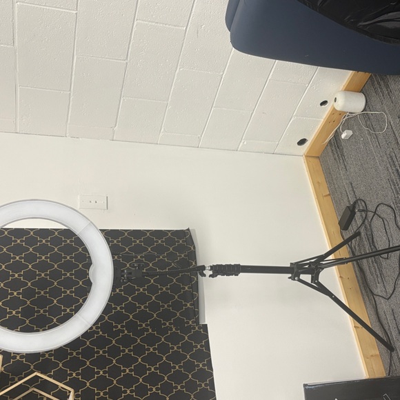 LED Ring Light - Picture 2 of 3